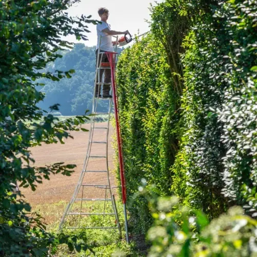 Henchman HMT420.P 14ft / 4.2m PRO Tripod Ladder - Fully Adjustable (150kg SWL) [Platform Height 11ft / 3.3m]
